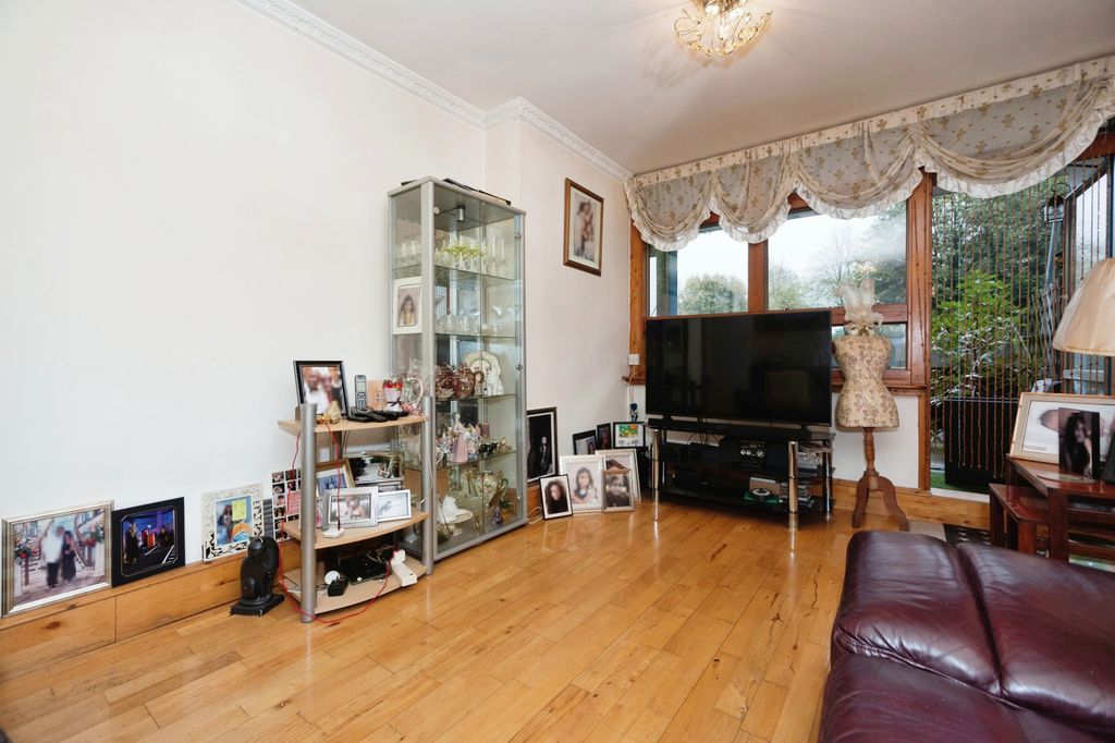 Property photo 3 of 17 Photography