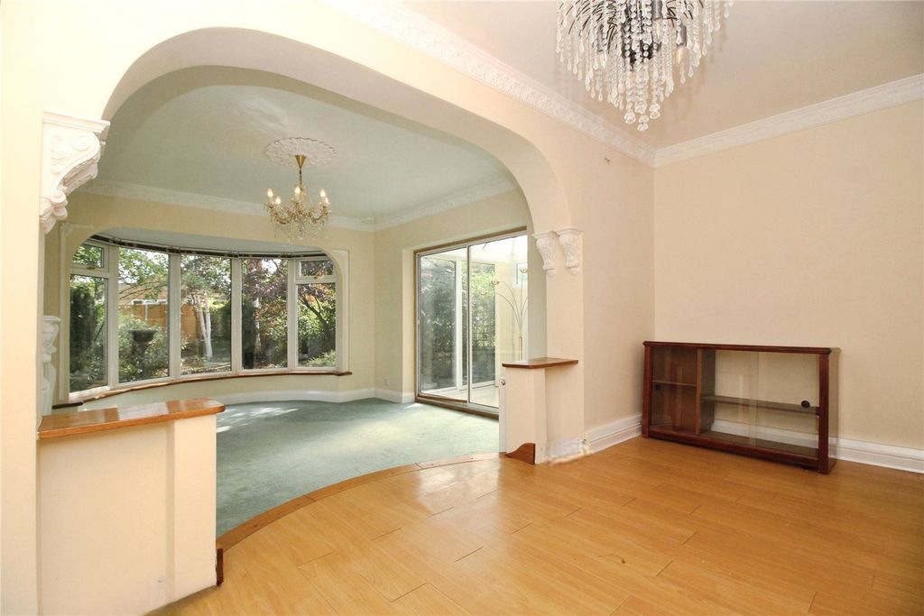 Property photo 3 of 13 Lounge/Diner