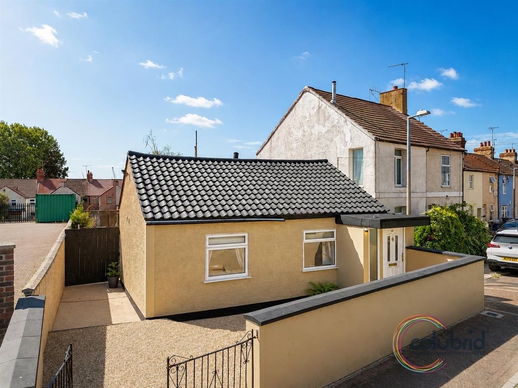 Property photo 1 of 12