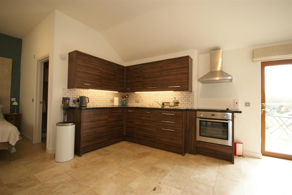 Property photo 2 of 7 Dsc00271.Jpg