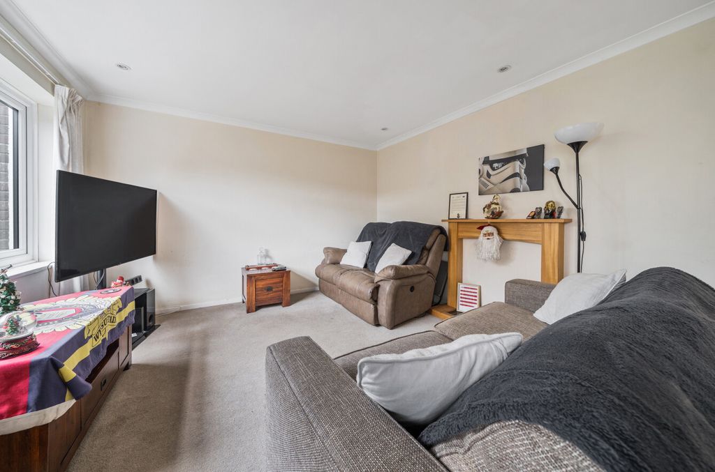 Property photo 2 of 9 1394914-17-694A6F...