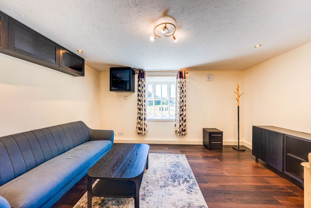 Property photo 3 of 32 A7S08955Hdr