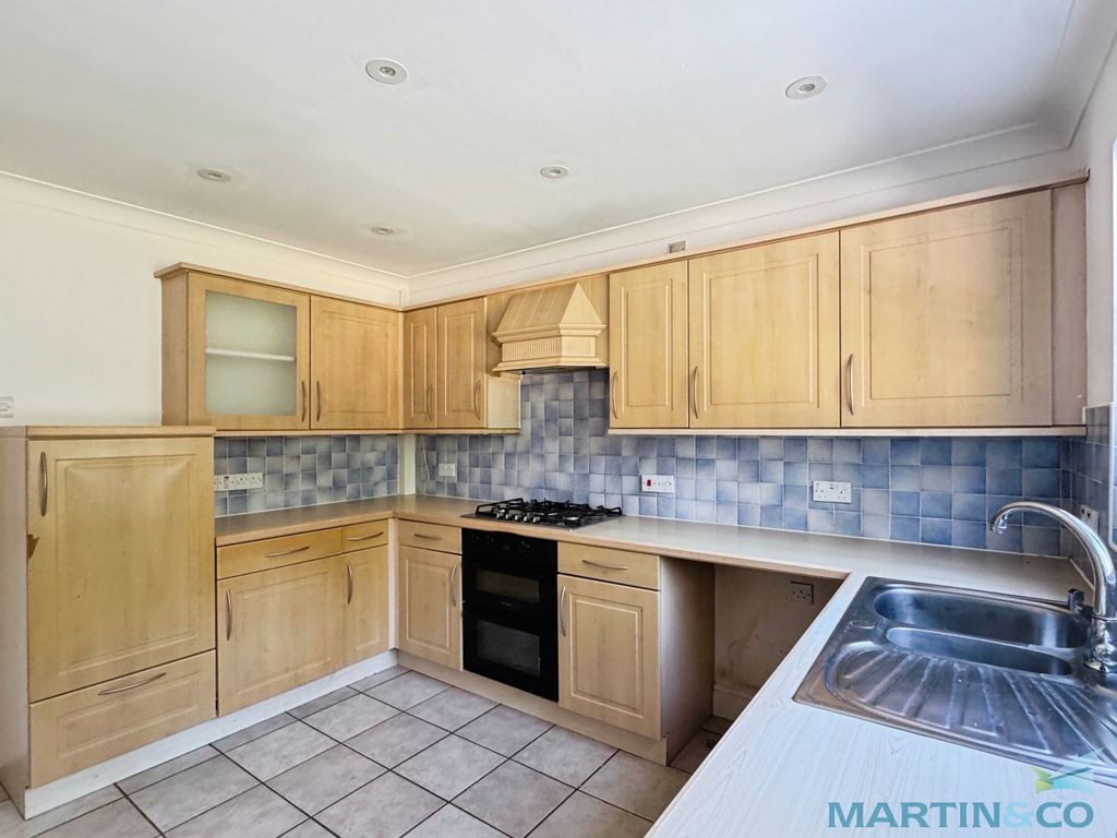 Property photo 2 of 18 d7F35Fce--4Eb9-9Df5-6237E8308Dcd-98818-000032Be170