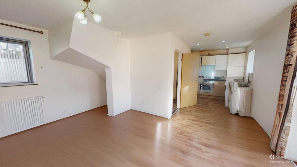 Property photo 3 of 11 Image