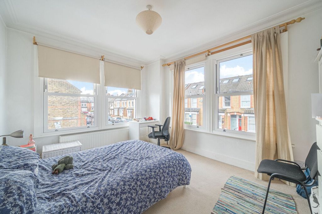 Property photo 3 of 7 Picture No. 15