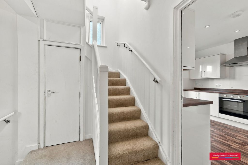 Property photo 3 of 11 Picture No. 12