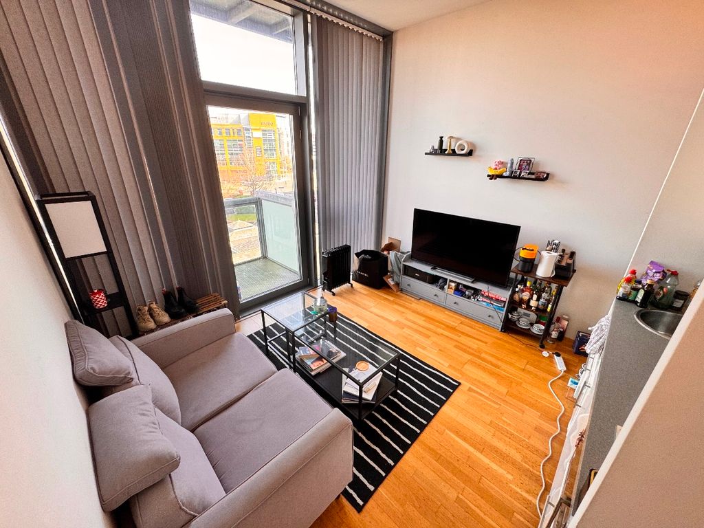 Property photo 2 of 21