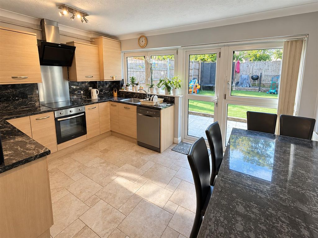 Property photo 3 of 15 c.Png