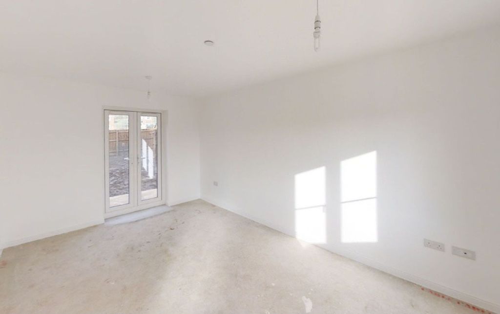 Property photo 3 of 9 Lounge