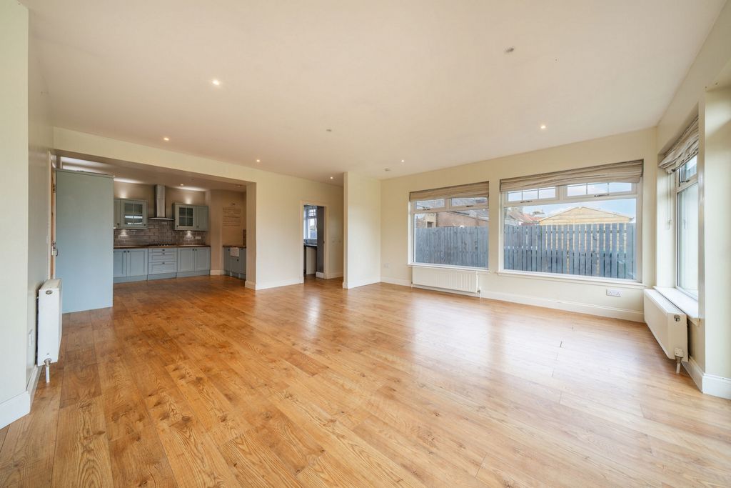 Property photo 3 of 27 Photo 26