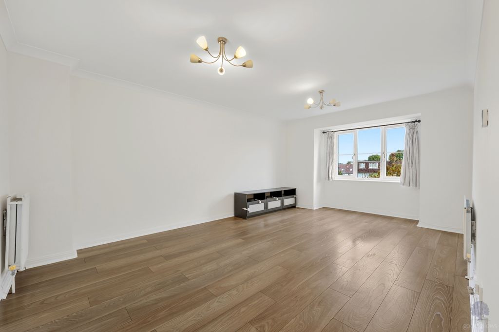 Property photo 3 of 9 Picture No. 06