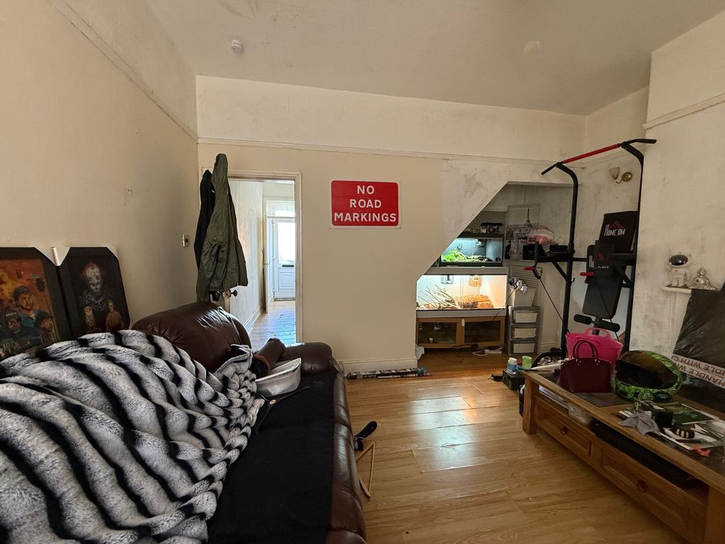 Property photo 3 of 9