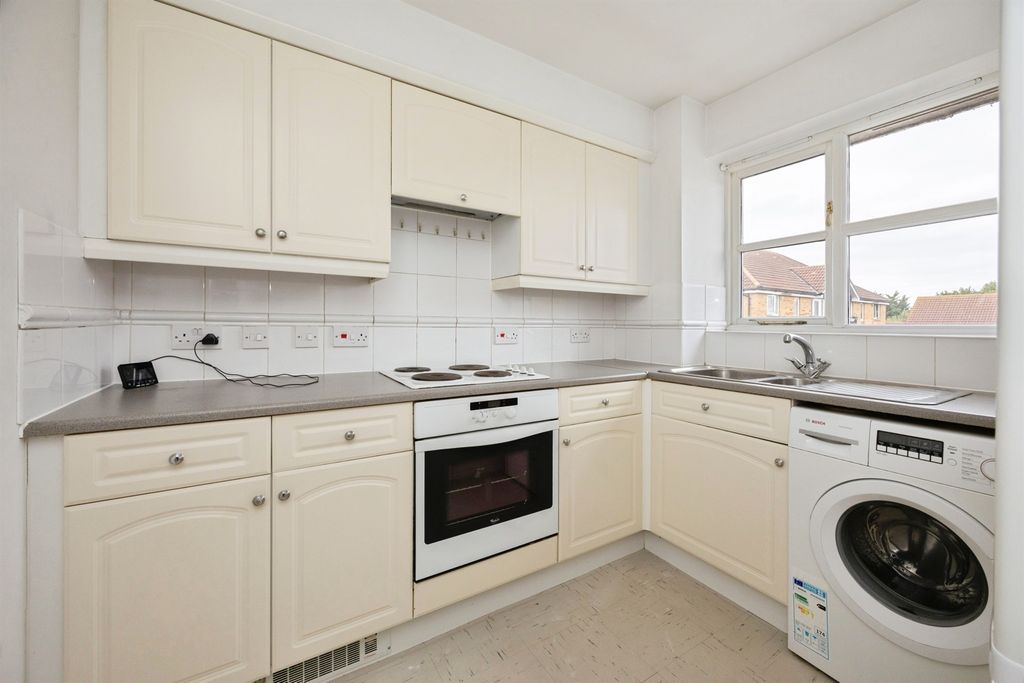 Property photo 3 of 14