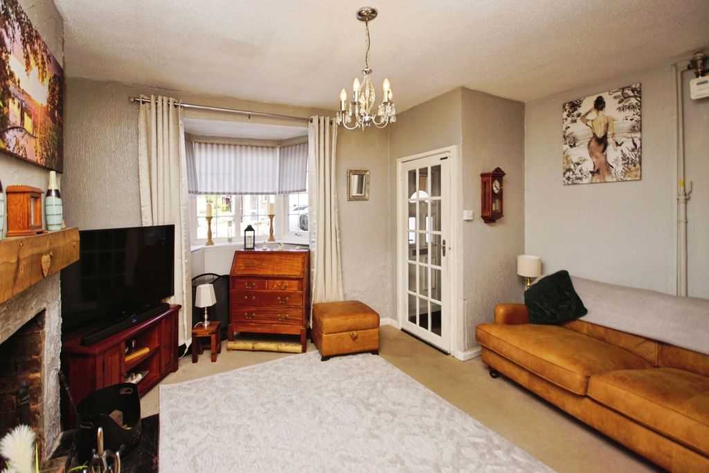 Property photo 3 of 17 Photo