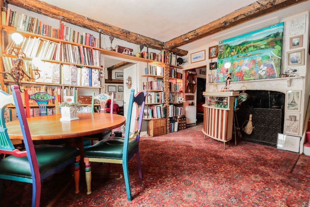 Property photo 2 of 12