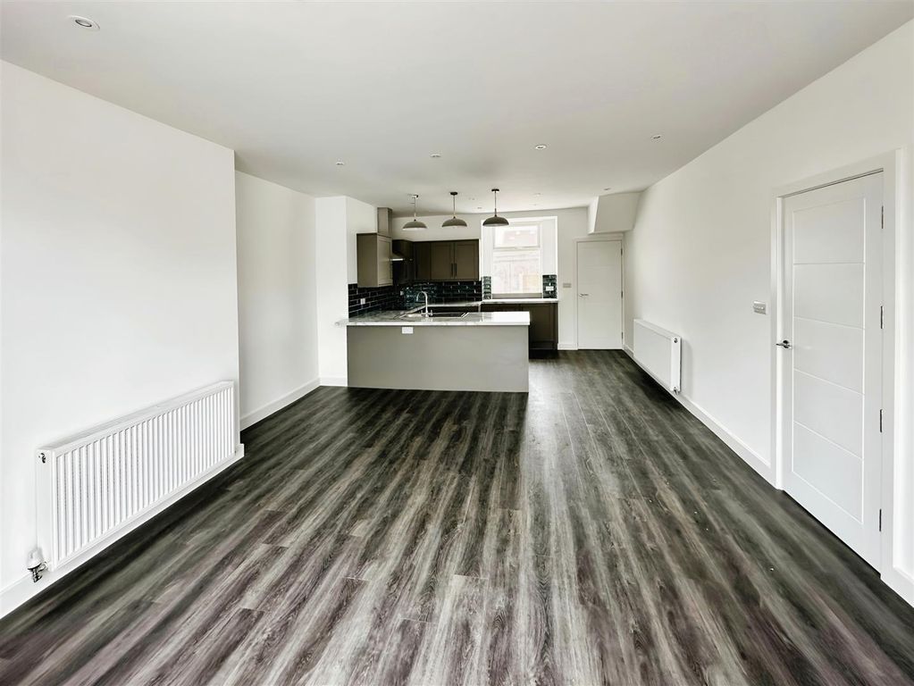 Property photo 3 of 21 Open Plan Lounge / Kitchen