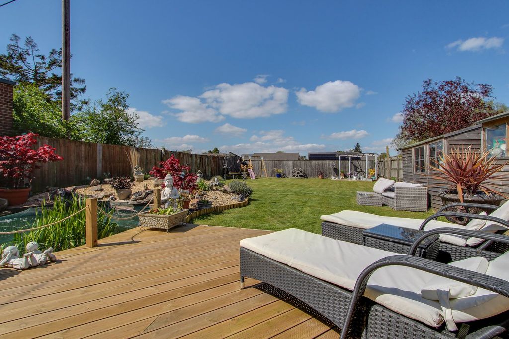 Property photo 2 of 32