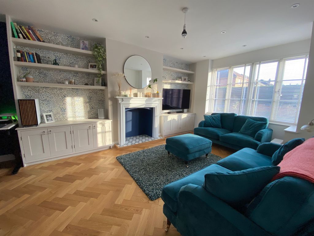 Property photo 2 of 17