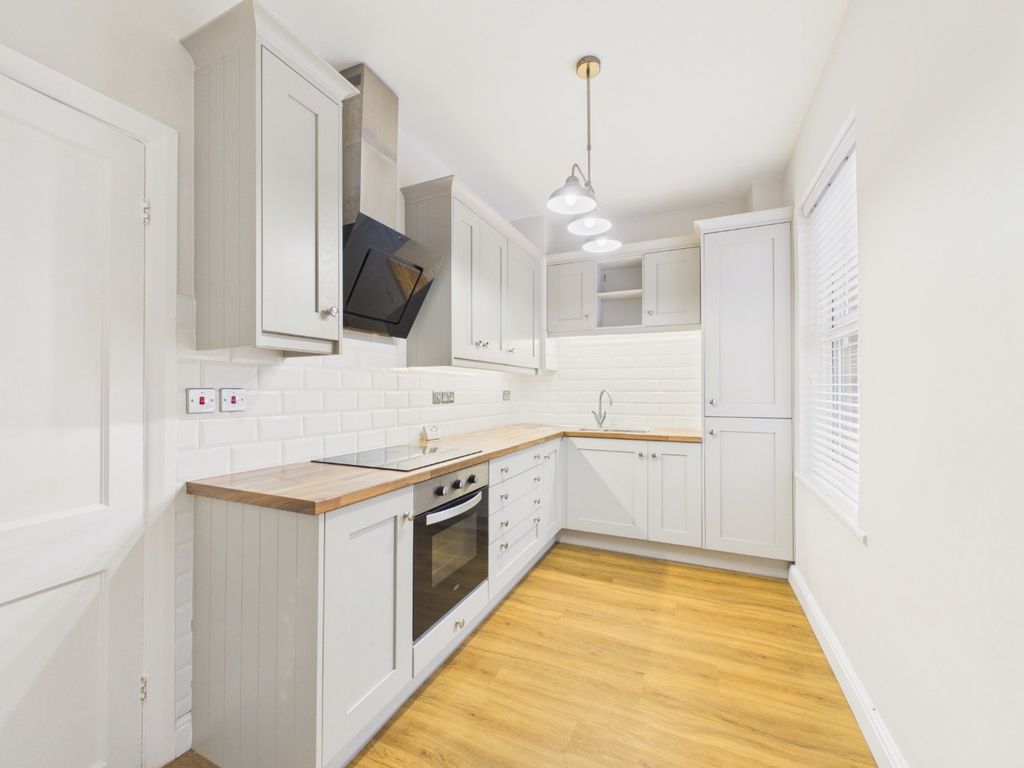Property photo 2 of 14 4995892