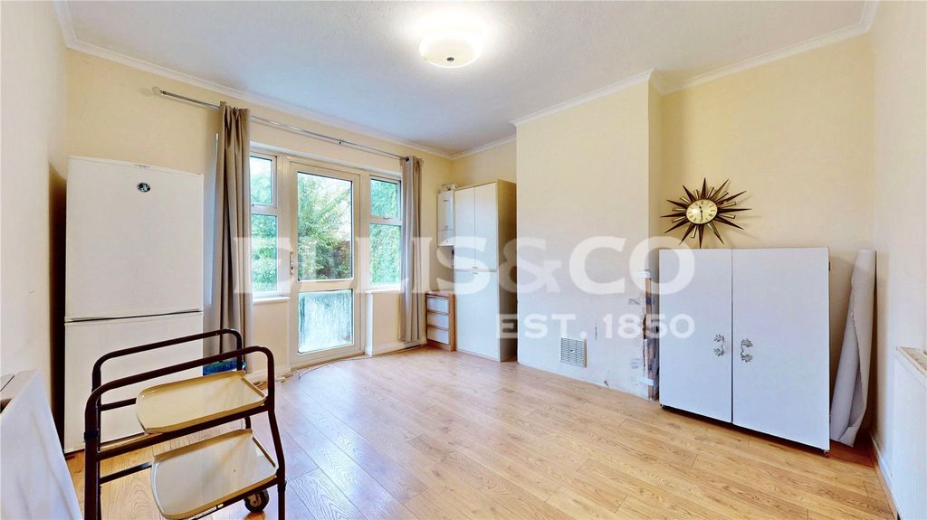 Property photo 3 of 14 Picture No. 02