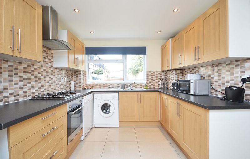 Property photo 3 of 7 Kitchen