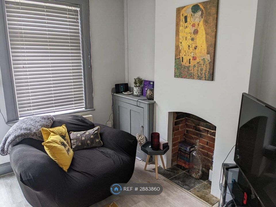 Property photo 1 of 6 Living Area