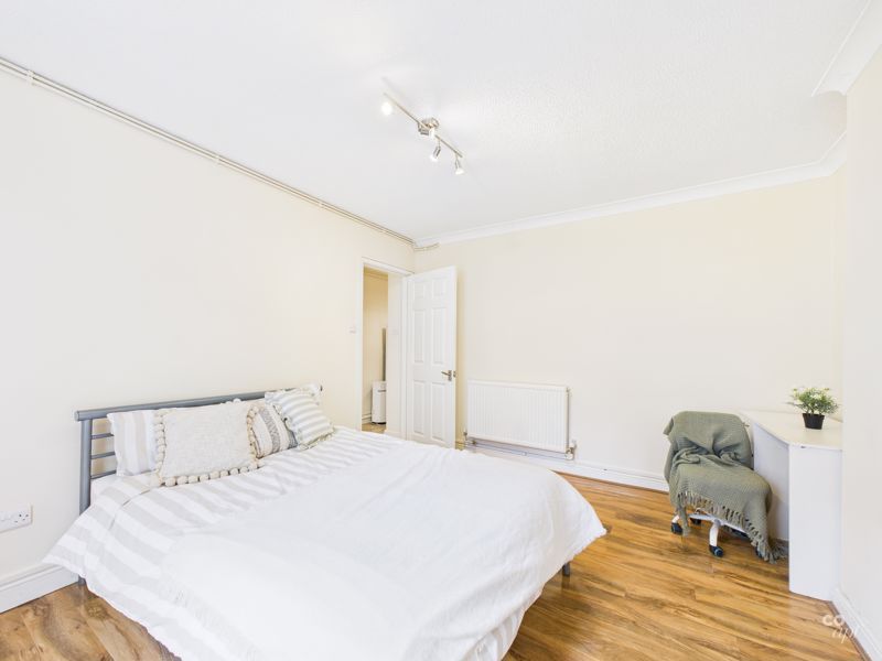 Property photo 2 of 8 Photo 16