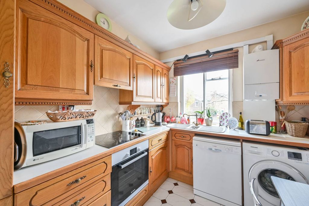 Property photo 3 of 10