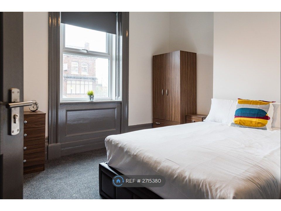 Property photo 3 of 14 Gas Lift Beds & New Furniture