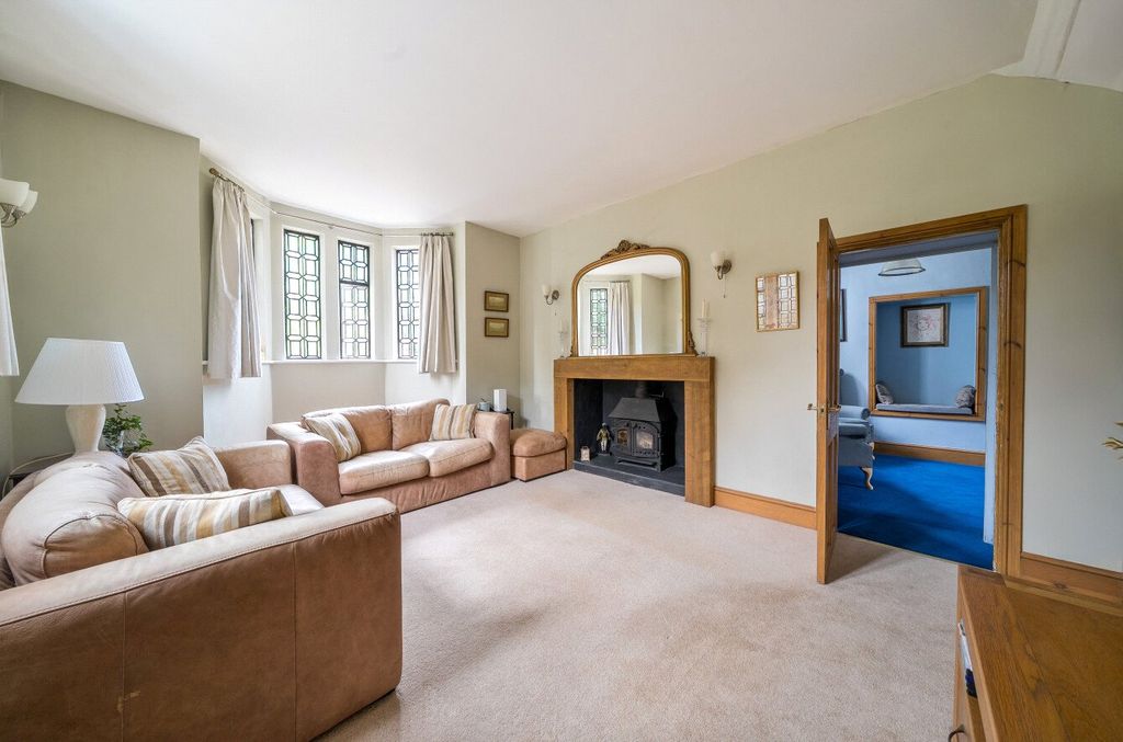 Property photo 2 of 16 Sitting Room