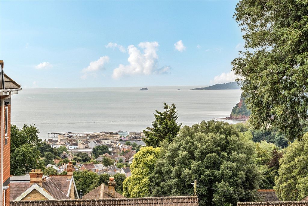 Property photo 2 of 26 Sea View