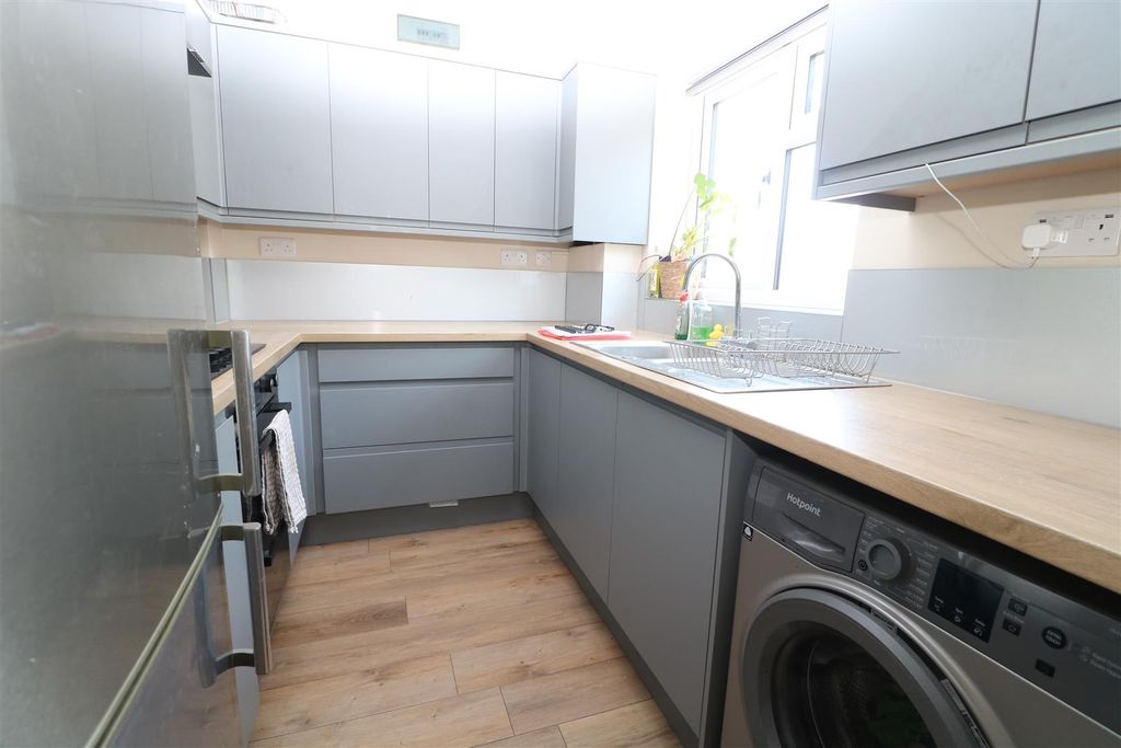 Property photo 3 of 10 Img_0483.Jpg