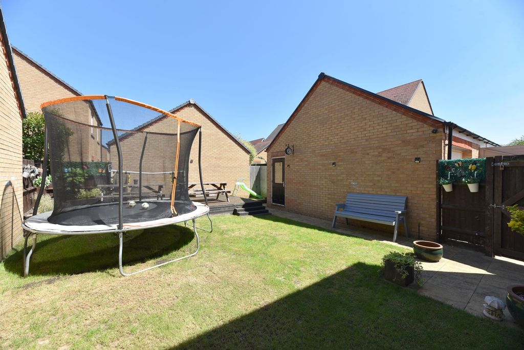 Property photo 2 of 29