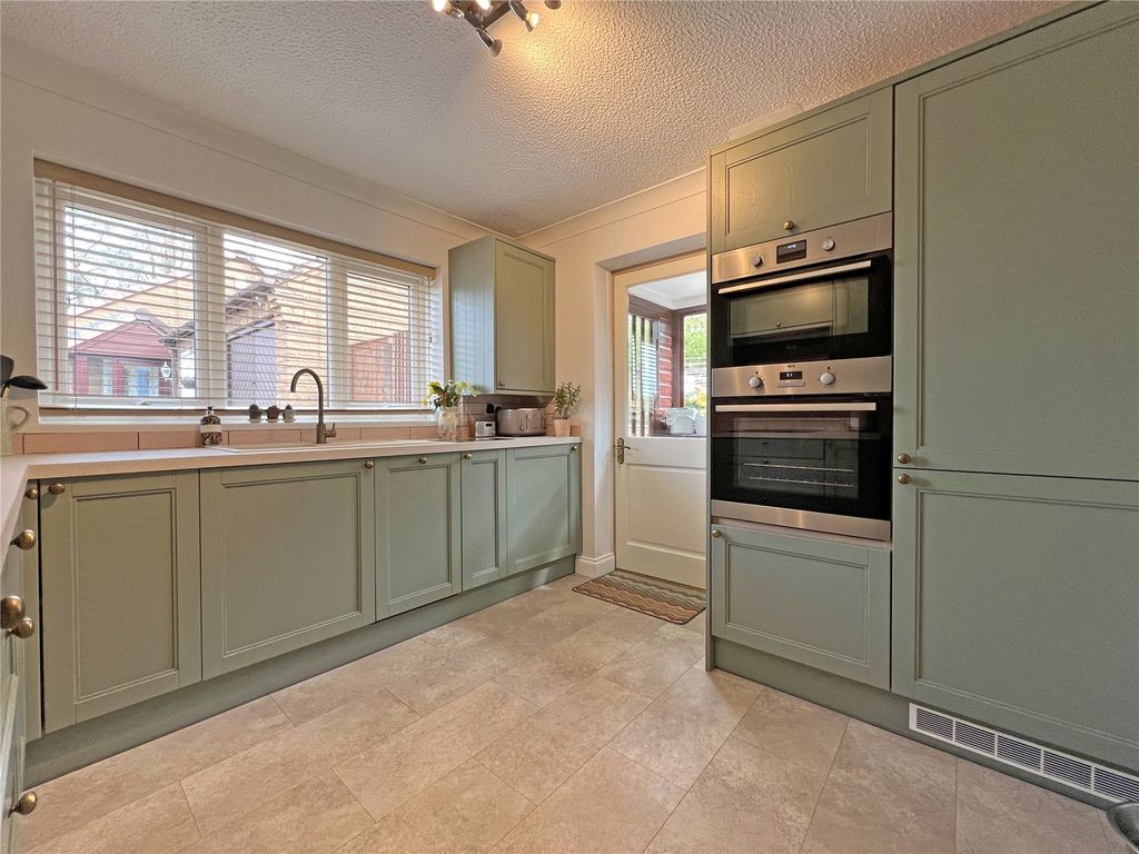 Property photo 2 of 21 Picture No. 17