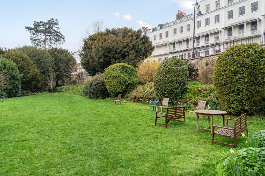 Additional image 8 of 2 bed flat for saleRoyal York Crescent, Bristol BS8