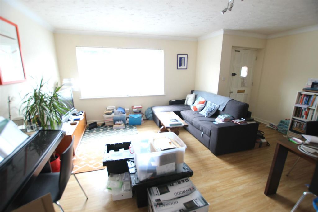 Property photo 2 of 6 Living Room