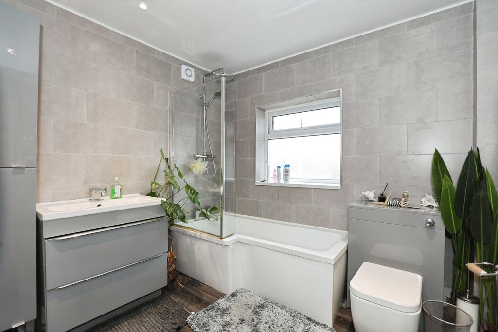 Property photo 2 of 17 Photo