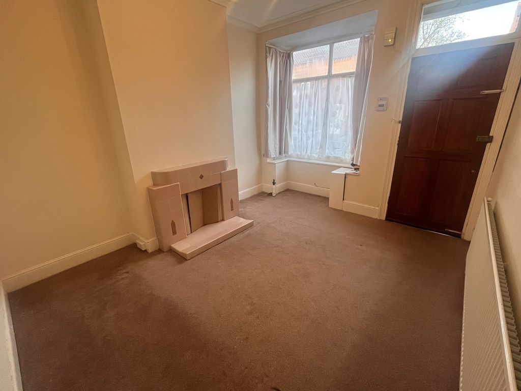 Property photo 2 of 12 Image