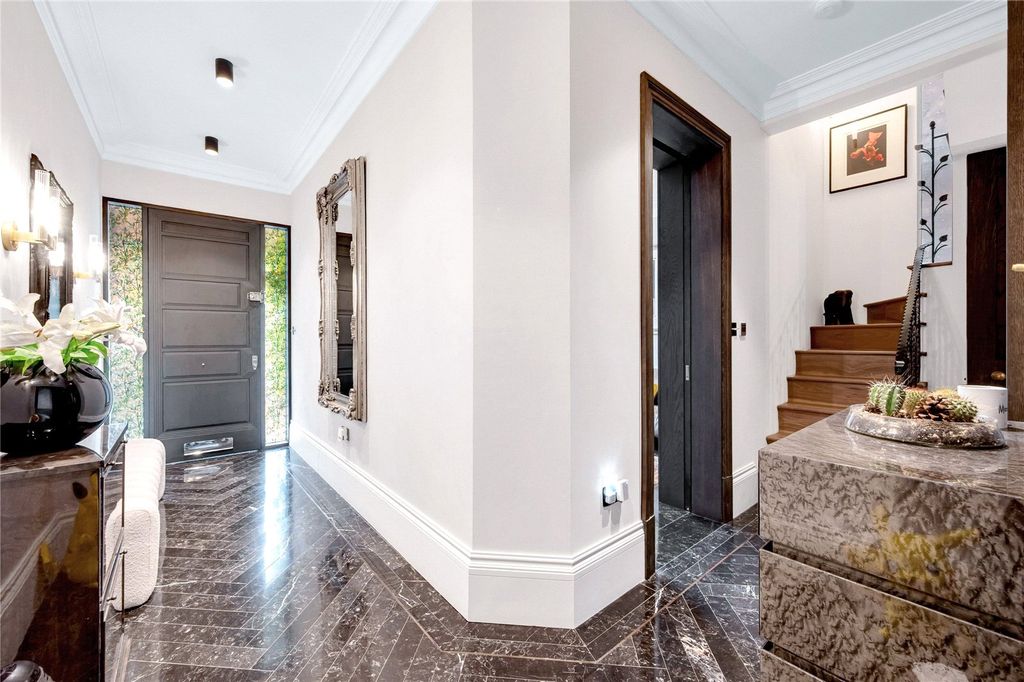 Property photo 3 of 26 Hallway