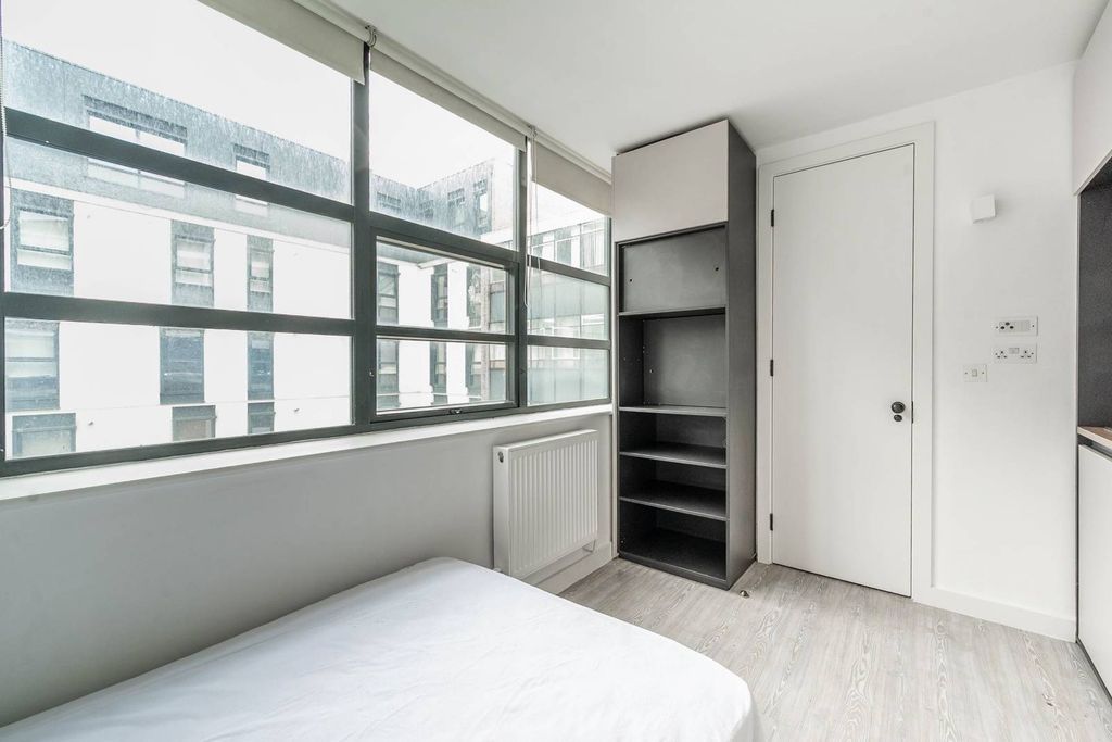 Property photo 1 of 4