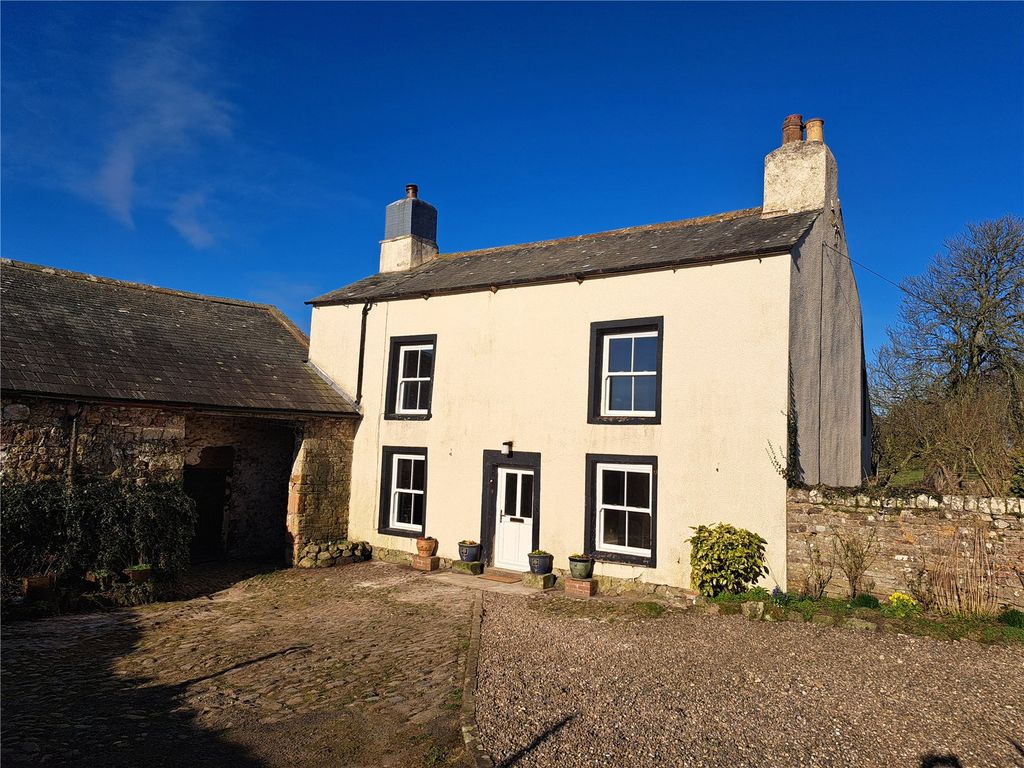 Property photo 2 of 13 Courtyard