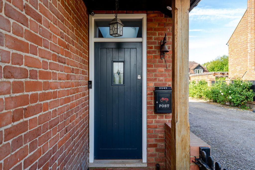 Property photo 3 of 46