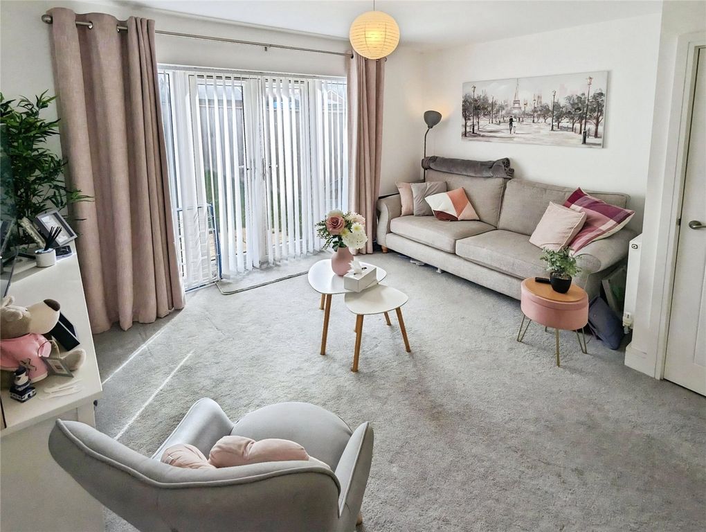 Property photo 3 of 14 Lounge/Diner