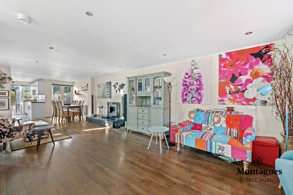 Property photo 2 of 27 Photo 8