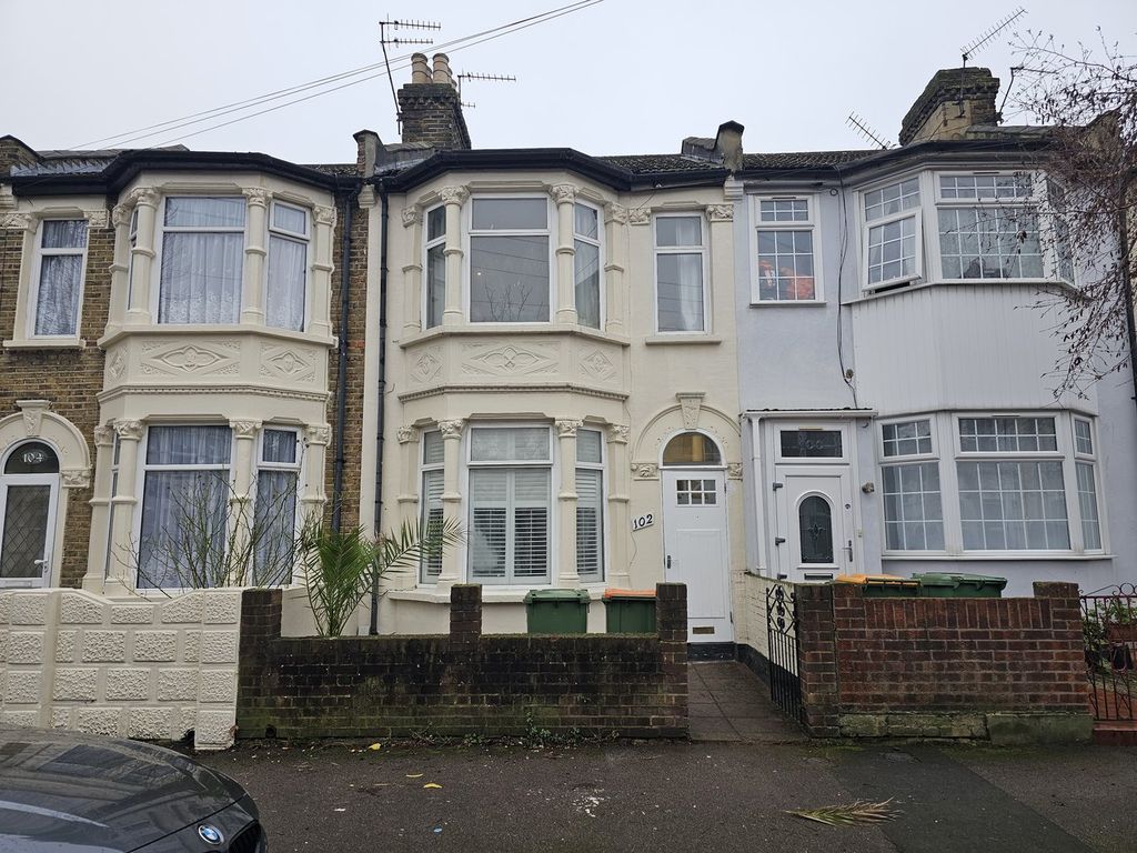 Property photo 2 of 16