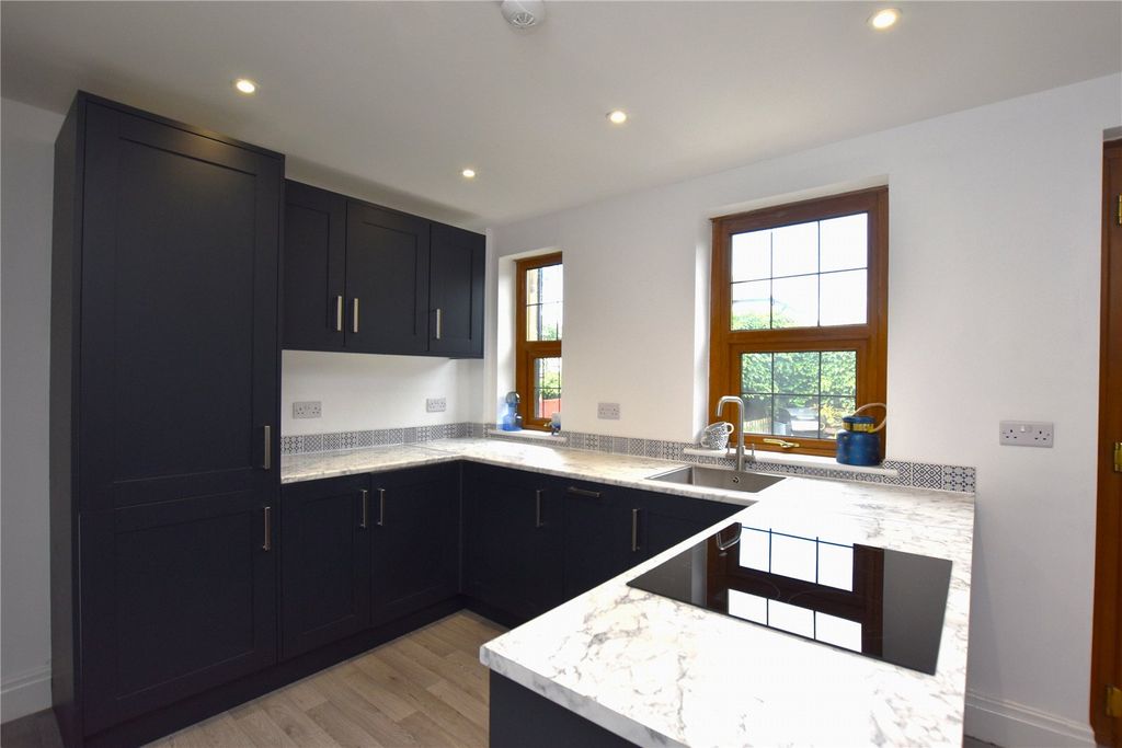 Property photo 3 of 14 Picture No. 06