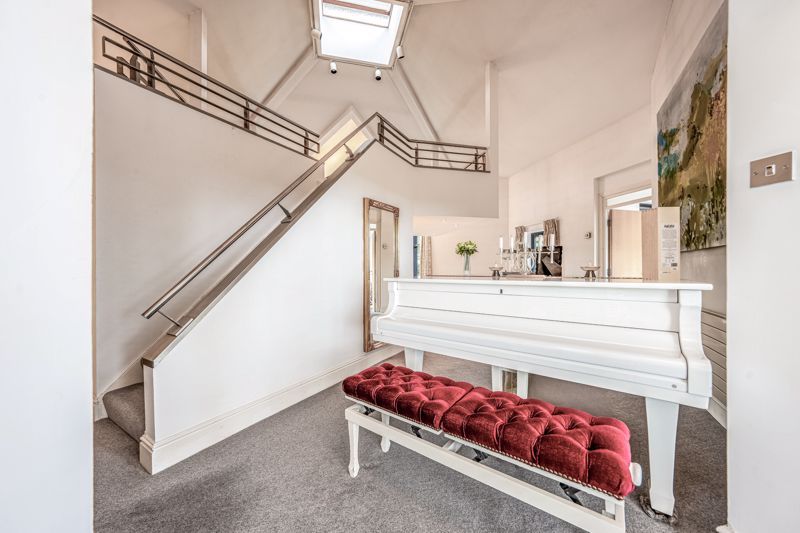 Property photo 3 of 36 Photo 12