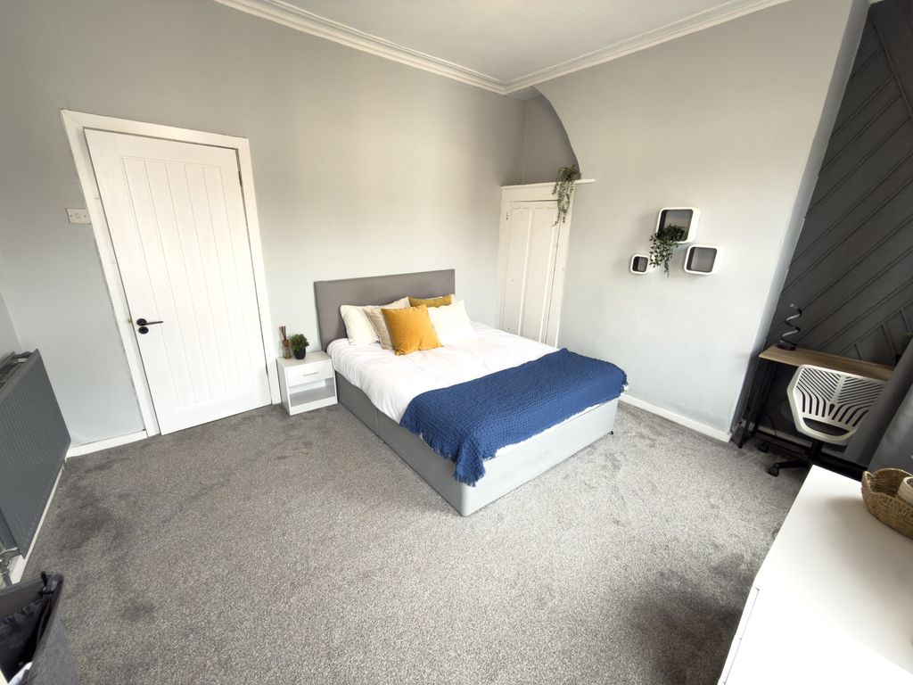 Property photo 3 of 8 9-Img_2853