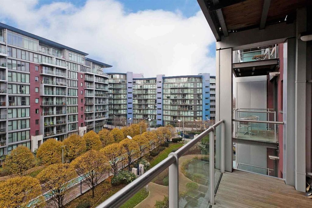 Property photo 2 of 17 Balcony