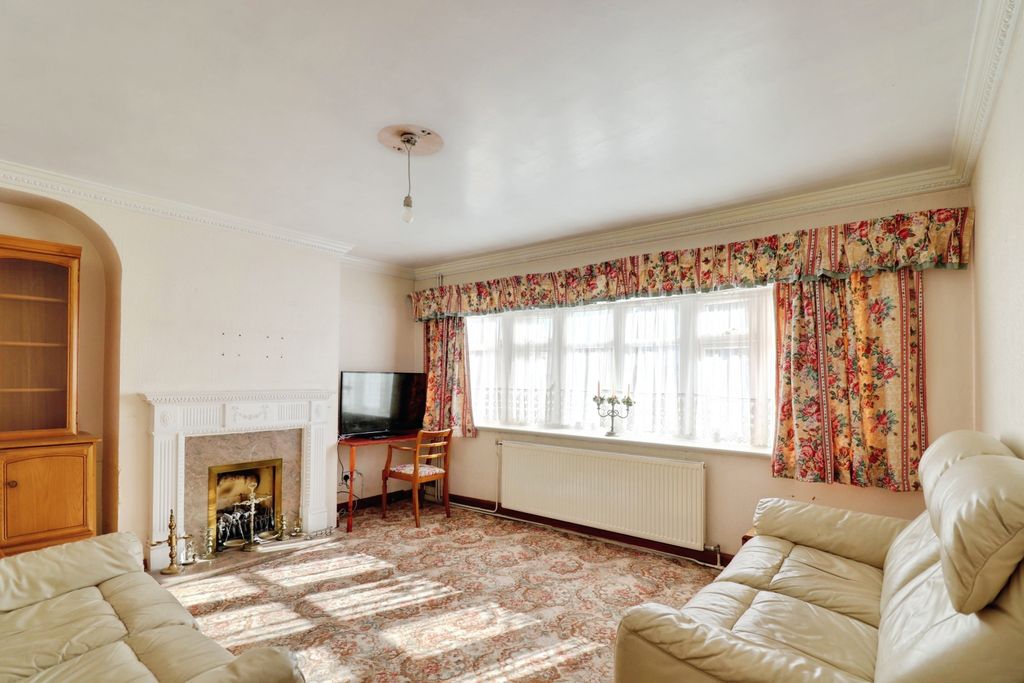 Property photo 3 of 12 76d06B4B-Img_4926-Img_4928